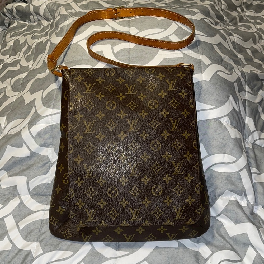 Authentic Louis Vuitton Musette Salsa crossbody